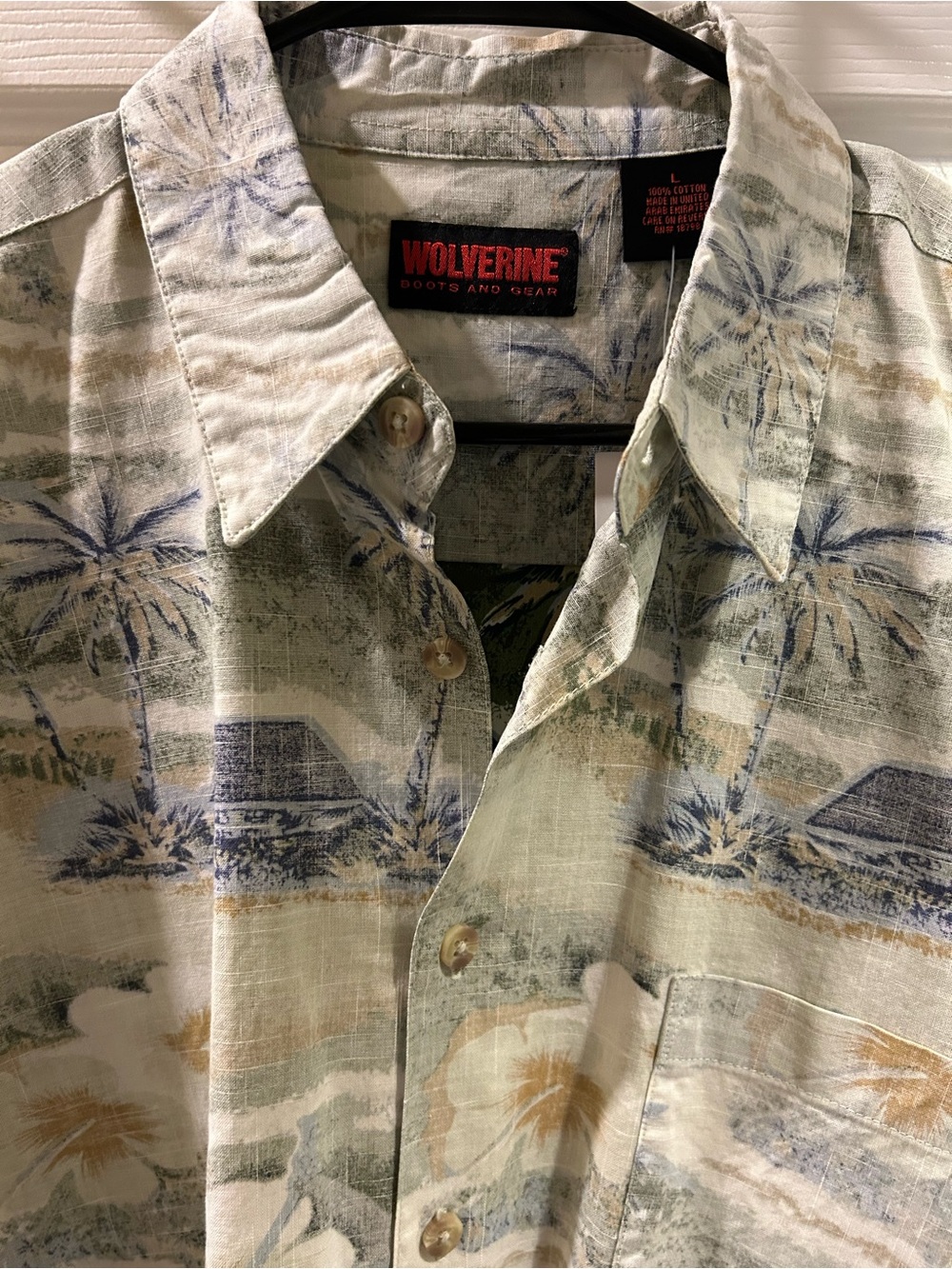Wolverine Men's shirt boots & gear LargeHawaiian Camp Shirt NWT Green Palm Cotto